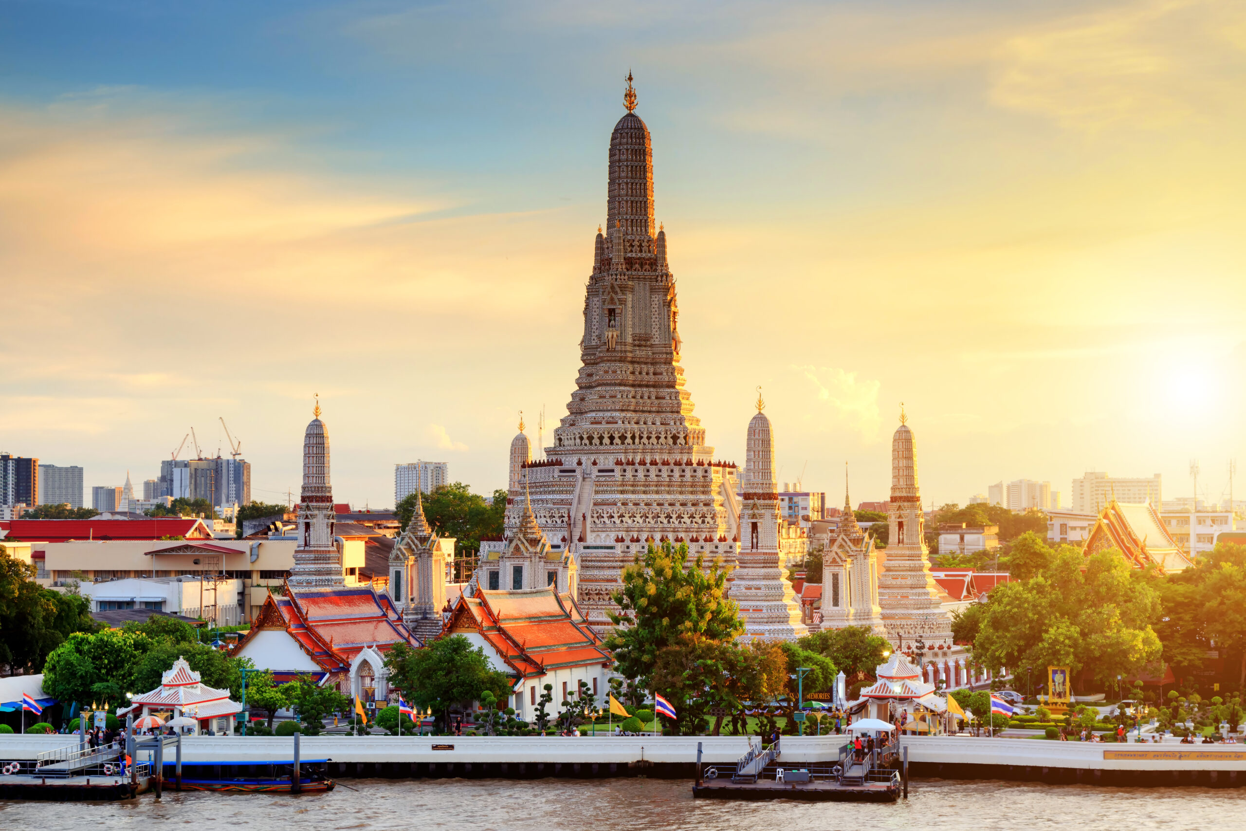 Wat,Arun,Temple,At,Sunset,In,Bangkok,Thailand.,Wat,Arun